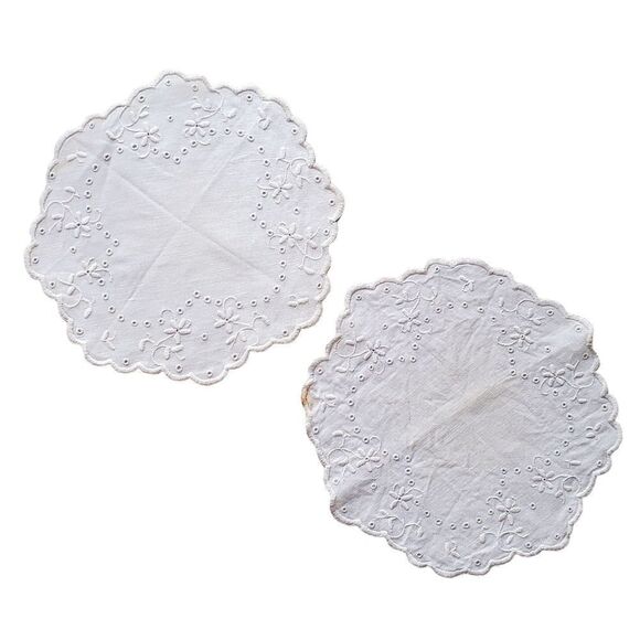 Vintage Lot 3 Round Linen Plate Doilies White Embroidery Floral Daisy - Picture 4 of 7